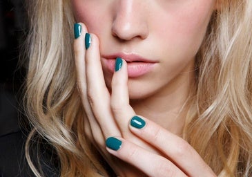 Las manicuras de otoño se llevan el verde: 6 modelos que se suman a esta tendencia